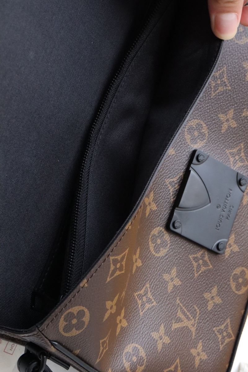 Louis Vuitton Clutch Bags